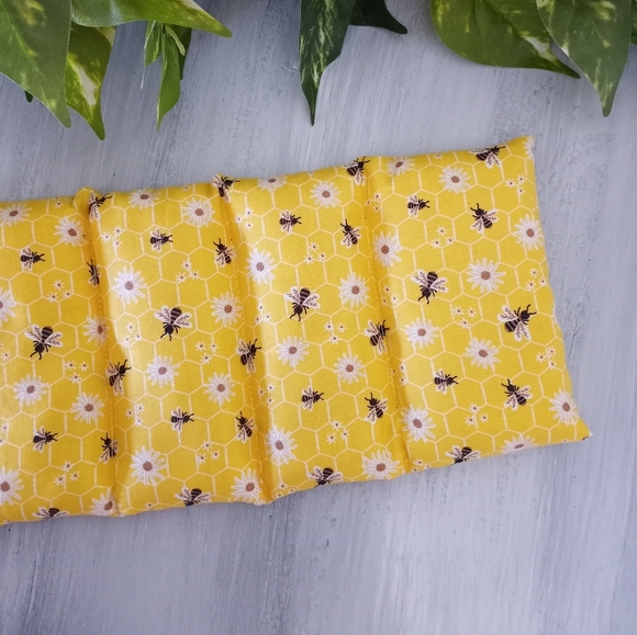 Microwavable Heating Pad Bumble Bees and Daisies #2 - Picture 3 of 7